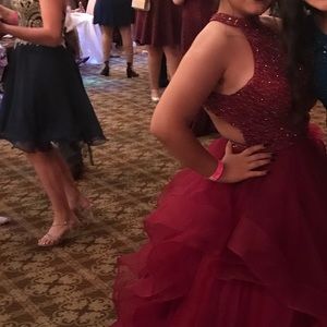 A really dark red prom:quince:s16 dress